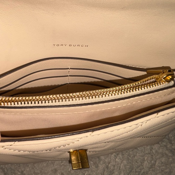 Tory Burch kira chevron chain wallet color - cream 90343 - Picture 14 of 16